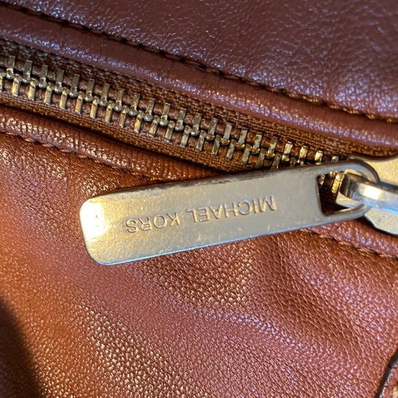 SOLD♥ Authentic Michael Kors Camel Bucketbag - Picture 8 of 12